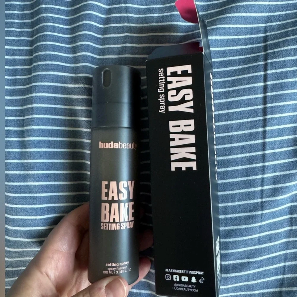 Huda Beauty Easy Bake Setting Spr4y Full Size NIB New In Box